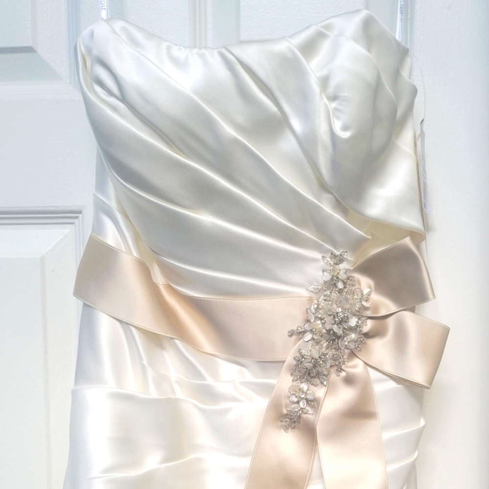 Beautiful Ivory Wedding Dress with jeweled Sash